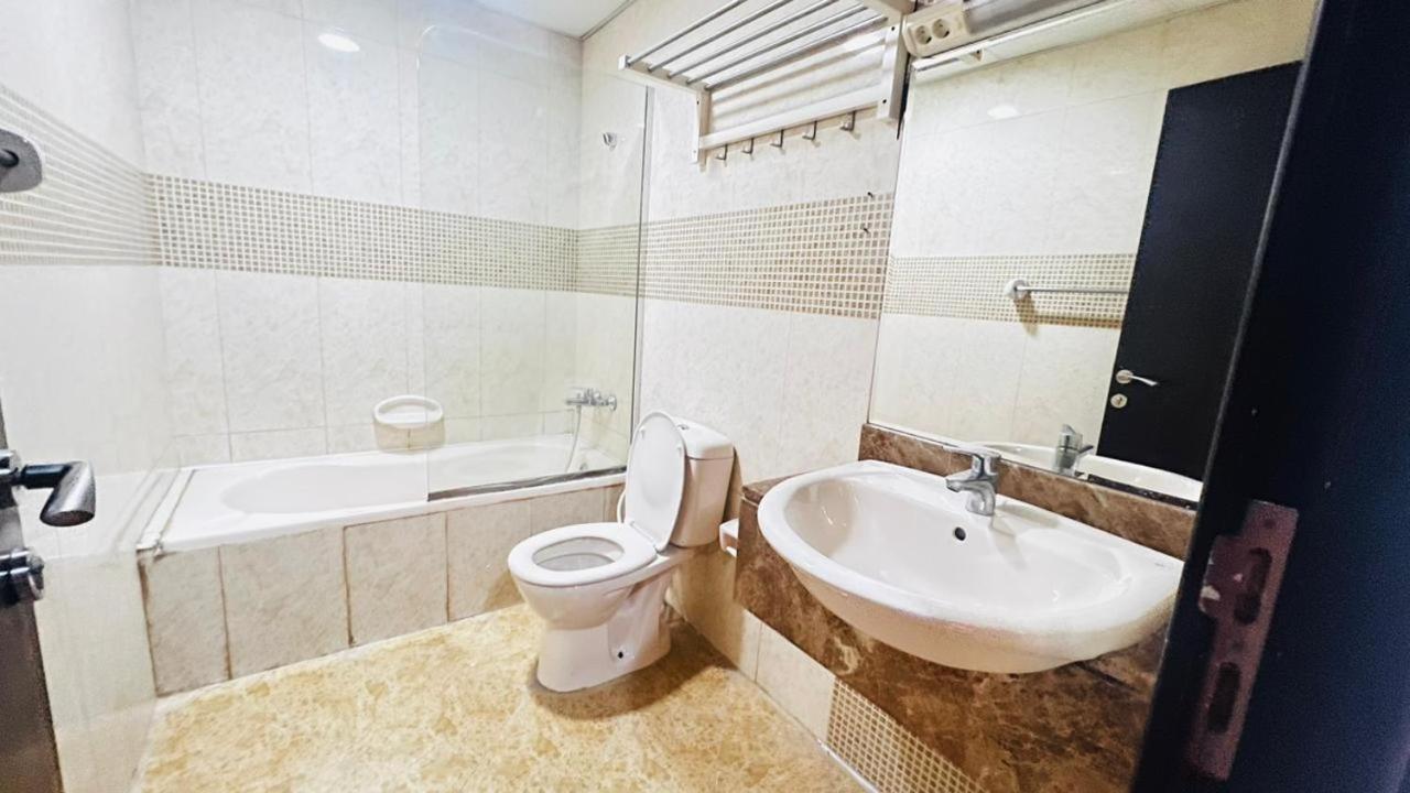 Executive Suite Room In Barsha 1 Near Moe Metro ดูไบ ภายนอก รูปภาพ